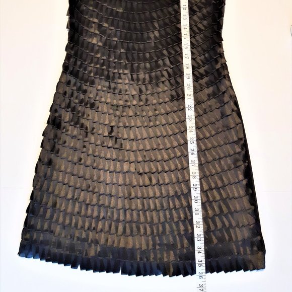 NEW Beautiful black dress by Nueva - Picture 14 of 14